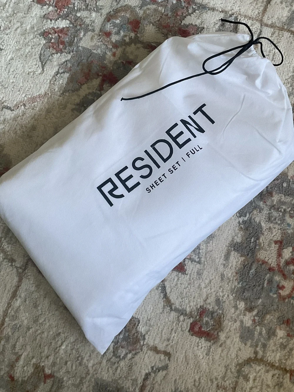 RESIDENT Full Sheet Set in White